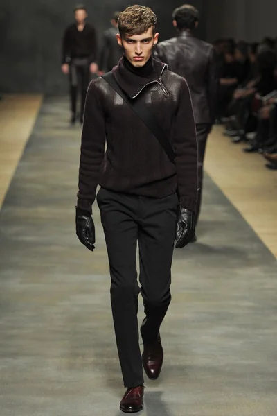 Look 22